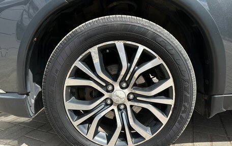 Mitsubishi Outlander III рестайлинг 3, 2015 год, 1 850 000 рублей, 31 фотография