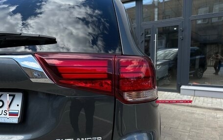 Mitsubishi Outlander III рестайлинг 3, 2015 год, 1 850 000 рублей, 32 фотография