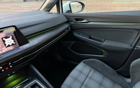 Volkswagen Golf VIII, 2020 год, 3 250 000 рублей, 28 фотография