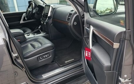 Toyota Land Cruiser 200, 2016 год, 6 200 000 рублей, 23 фотография