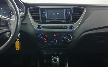 Hyundai Solaris II рестайлинг, 2017 год, 1 199 000 рублей, 15 фотография