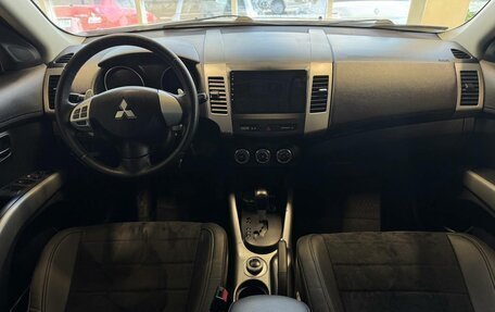 Mitsubishi Outlander III рестайлинг 3, 2011 год, 1 130 000 рублей, 8 фотография