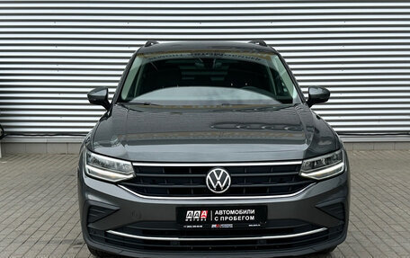 Volkswagen Tiguan II, 2021 год, 2 250 000 рублей, 2 фотография