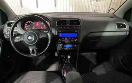 Volkswagen Polo VI (EU Market), 2011 год, 650 000 рублей, 3 фотография