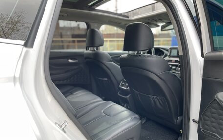 Hyundai Santa Fe IV, 2018 год, 2 990 000 рублей, 21 фотография