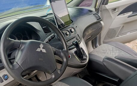 Mitsubishi Grandis, 2006 год, 490 000 рублей, 5 фотография