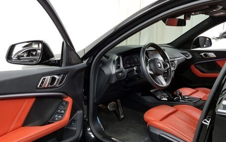 BMW 1 серия, 2021 год, 2 340 000 рублей, 7 фотография