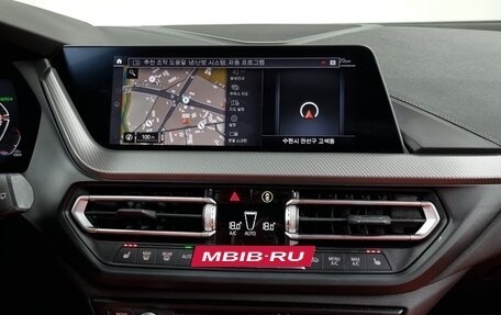BMW 1 серия, 2021 год, 2 340 000 рублей, 11 фотография