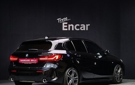 BMW 1 серия, 2021 год, 2 340 000 рублей, 2 фотография