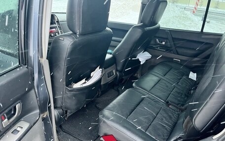 Mitsubishi Pajero III рестайлинг, 2004 год, 900 000 рублей, 13 фотография