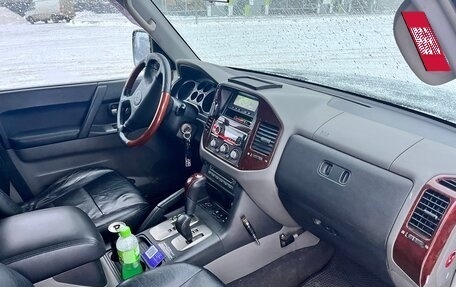 Mitsubishi Pajero III рестайлинг, 2004 год, 900 000 рублей, 23 фотография