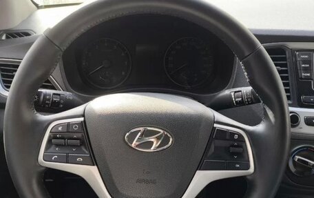 Hyundai Solaris II рестайлинг, 2017 год, 1 100 000 рублей, 6 фотография