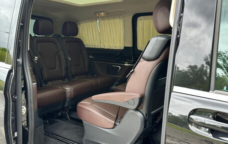 Mercedes-Benz V-Класс, 2018 год, 8 000 000 рублей, 17 фотография