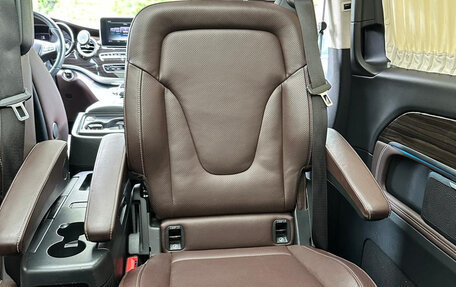 Mercedes-Benz V-Класс, 2018 год, 8 000 000 рублей, 22 фотография