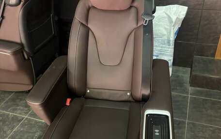 Mercedes-Benz V-Класс, 2018 год, 8 000 000 рублей, 30 фотография