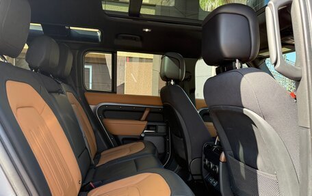 Land Rover Defender II, 2023 год, 11 900 000 рублей, 15 фотография