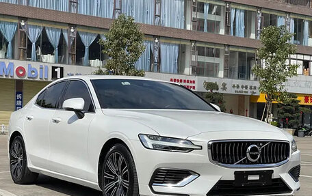 Volvo S60 III, 2022 год, 2 090 002 рублей, 3 фотография