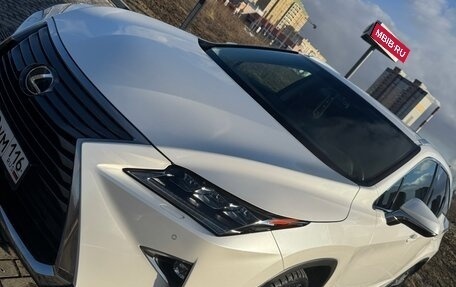 Lexus RX IV рестайлинг, 2018 год, 4 400 000 рублей, 1 фотография