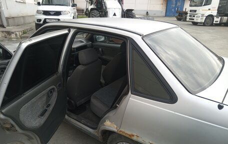 Daewoo Nexia I рестайлинг, 2003 год, 100 000 рублей, 7 фотография