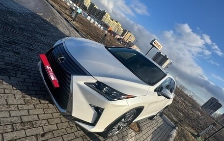 Lexus RX IV рестайлинг, 2018 год, 4 400 000 рублей, 2 фотография