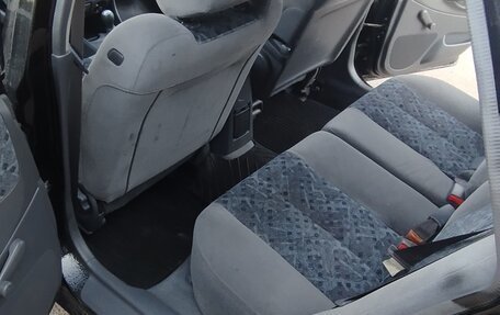 Mazda 323, 2000 год, 350 000 рублей, 2 фотография