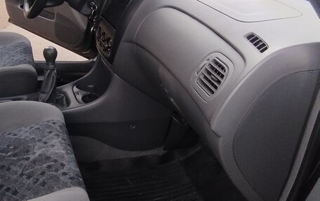 Mazda 323, 2000 год, 350 000 рублей, 5 фотография