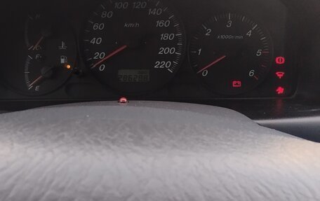 Mazda 323, 2000 год, 350 000 рублей, 18 фотография