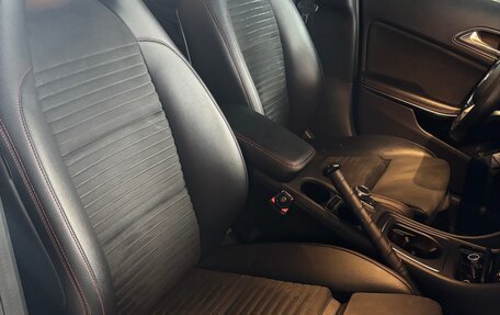 Mercedes-Benz GLA, 2016 год, 2 200 000 рублей, 10 фотография
