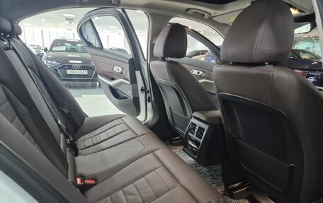 BMW 3 серия, 2022 год, 3 675 000 рублей, 10 фотография