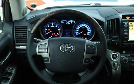 Toyota Land Cruiser 200, 2011 год, 3 120 000 рублей, 16 фотография