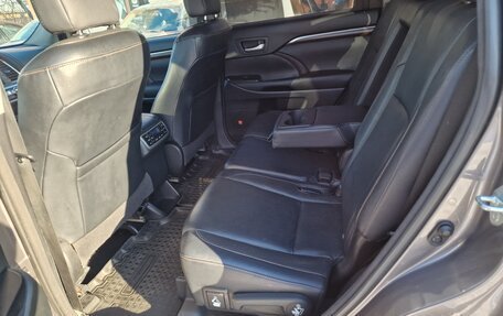Toyota Highlander III, 2014 год, 2 998 000 рублей, 4 фотография