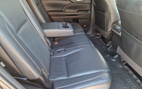 Toyota Highlander III, 2014 год, 2 998 000 рублей, 2 фотография