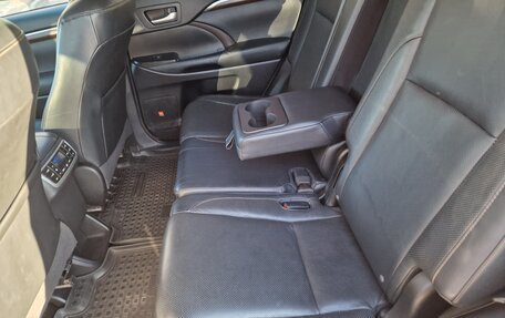 Toyota Highlander III, 2014 год, 2 998 000 рублей, 6 фотография