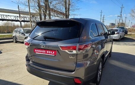 Toyota Highlander III, 2014 год, 2 998 000 рублей, 10 фотография