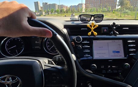Toyota Camry, 2020 год, 2 250 000 рублей, 4 фотография