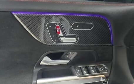 Mercedes-Benz GLB, 2022 год, 4 100 000 рублей, 14 фотография