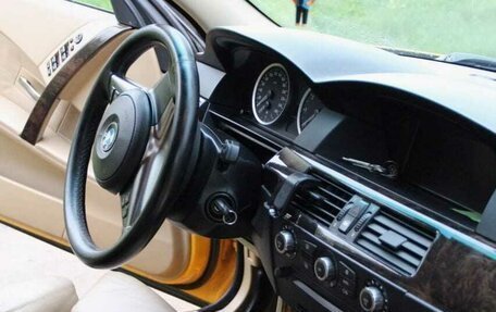 BMW 5 серия, 2004 год, 950 000 рублей, 2 фотография