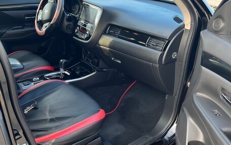 Mitsubishi Outlander III рестайлинг 3, 2019 год, 2 500 000 рублей, 2 фотография