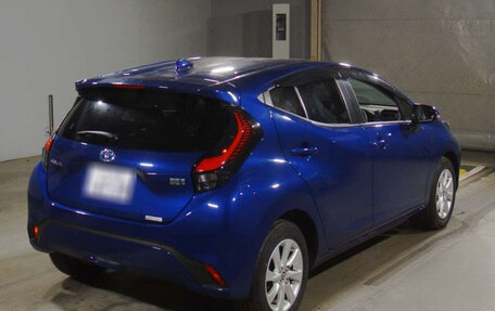 Toyota Aqua, 2021 год, 1 025 000 рублей, 3 фотография