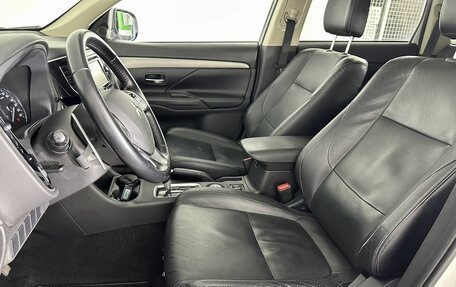 Mitsubishi Outlander III рестайлинг 3, 2013 год, 1 327 000 рублей, 11 фотография