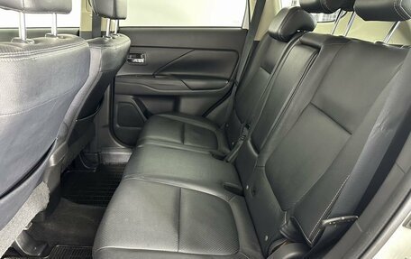Mitsubishi Outlander III рестайлинг 3, 2013 год, 1 327 000 рублей, 12 фотография