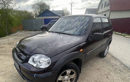 Chevrolet Niva I рестайлинг, 2010 год, 320 000 рублей, 1 фотография