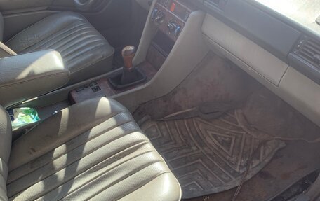 Mercedes-Benz W124, 1988 год, 135 000 рублей, 4 фотография