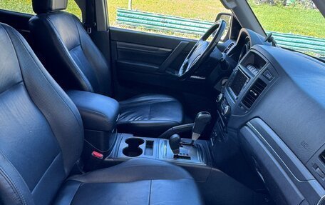 Mitsubishi Pajero IV, 2011 год, 2 190 000 рублей, 18 фотография