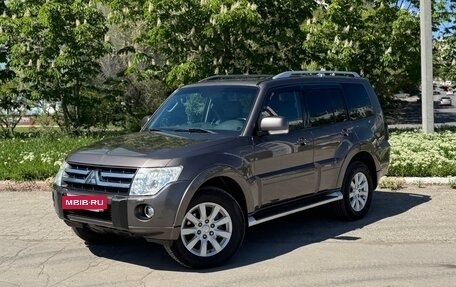 Mitsubishi Pajero IV, 2011 год, 2 190 000 рублей, 2 фотография