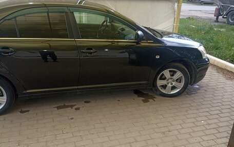 Toyota Avensis III рестайлинг, 2005 год, 620 000 рублей, 4 фотография