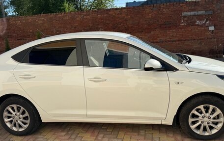 Hyundai Solaris II рестайлинг, 2017 год, 1 250 000 рублей, 3 фотография