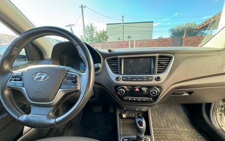 Hyundai Solaris II рестайлинг, 2017 год, 1 250 000 рублей, 5 фотография