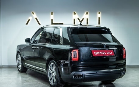 Rolls-Royce Cullinan, 2021 год, 49 900 000 рублей, 3 фотография