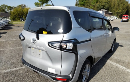 Toyota Sienta II, 2020 год, 1 250 000 рублей, 2 фотография